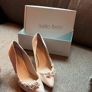 Lightly worn Bella Belle ivory heels****FINAL WEEK